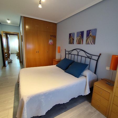 Apartamento De Tres Dormitorios Con Garaje Y Todos Los Servicios Cerca Burgo Eksteriør billede
