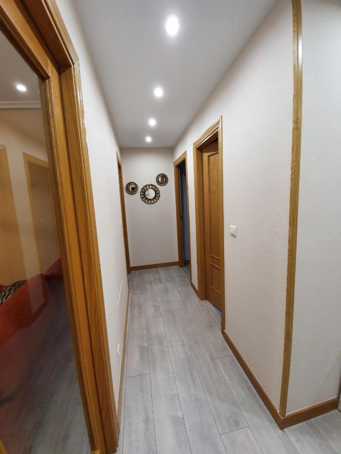 Apartamento De Tres Dormitorios Con Garaje Y Todos Los Servicios Cerca Burgo Eksteriør billede