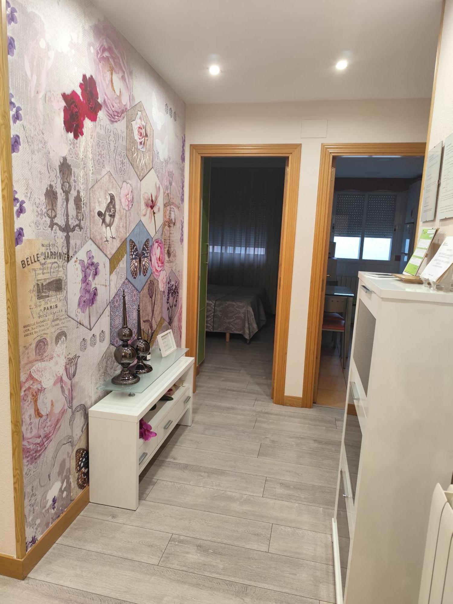 Apartamento De Tres Dormitorios Con Garaje Y Todos Los Servicios Cerca Burgo Eksteriør billede